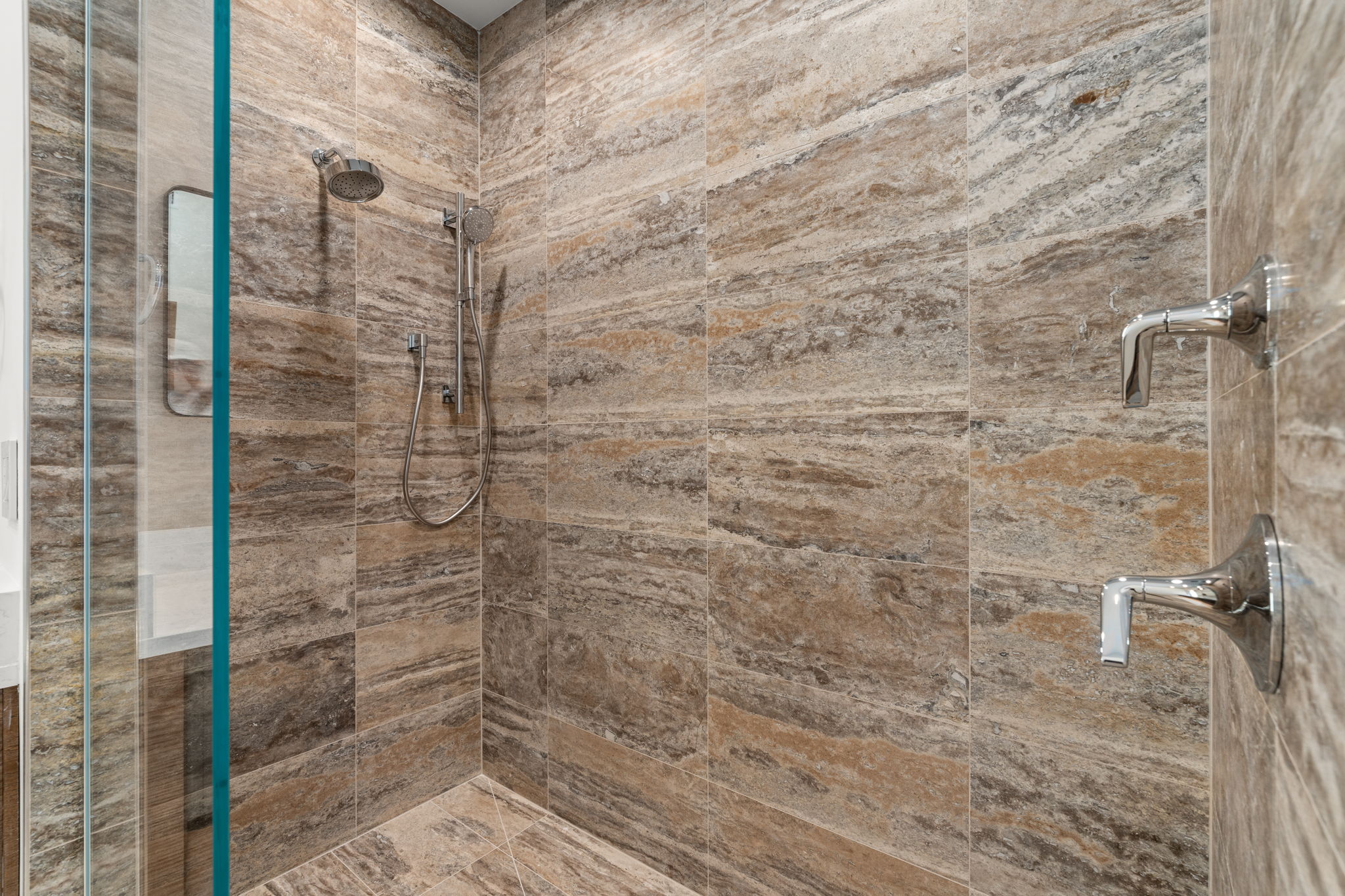 20-web-or-mls-2714 Lakehurst Rd-41