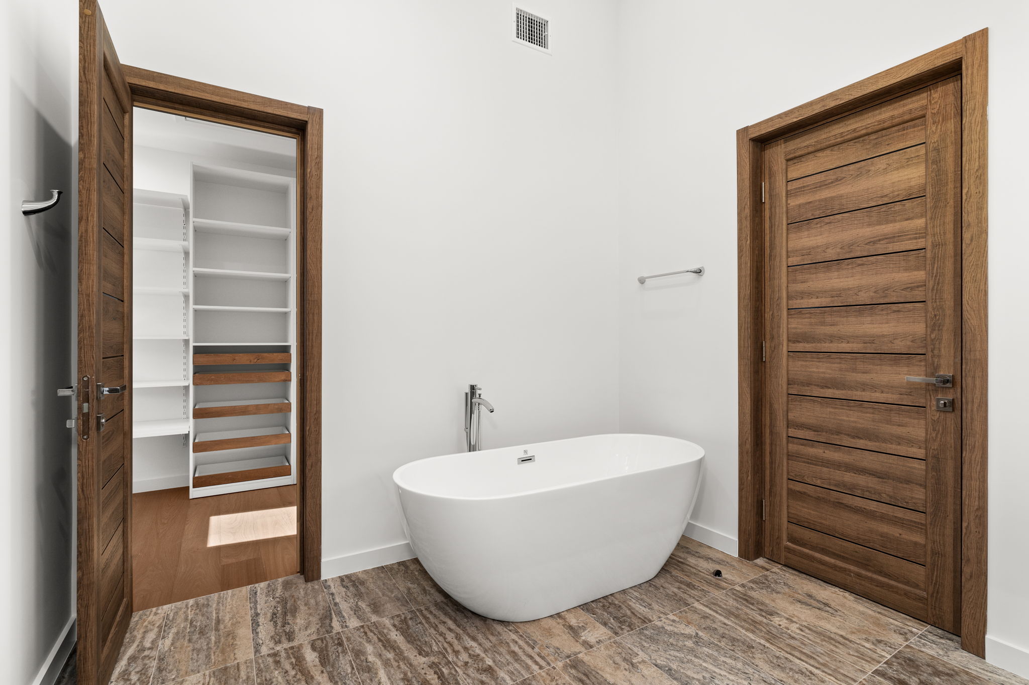 21-web-or-mls-2714 Lakehurst Rd-38