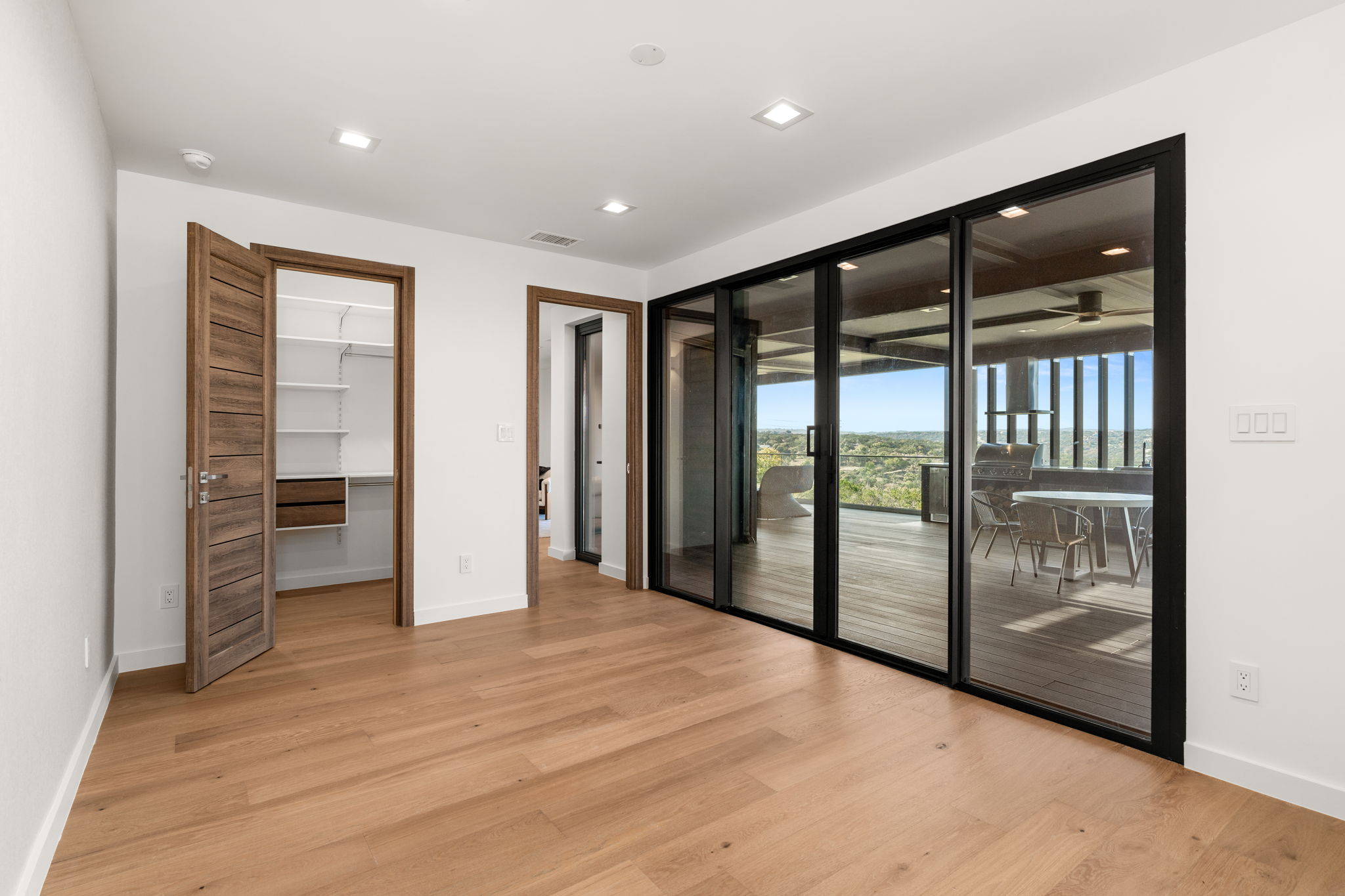 35-web-or-mls-2714 Lakehurst Rd-16